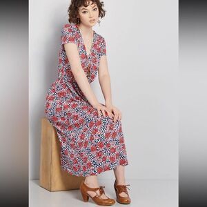 ModCloth Faux Wrap Soft V-neckline knit dress size large floral short sleeve